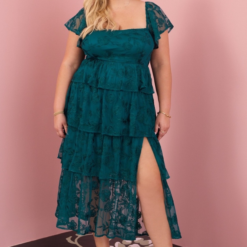 Arula Midi Dress